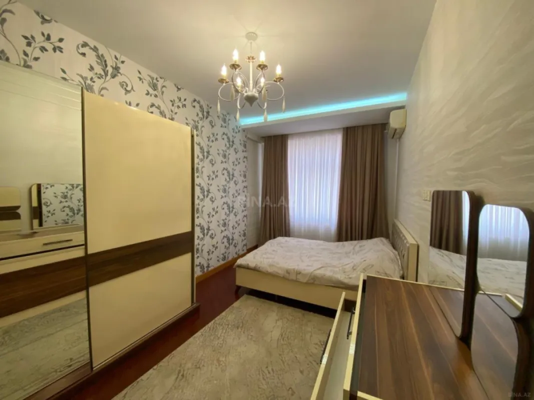 Kirayə verilir 2 otaqlı mənzil 80 m²