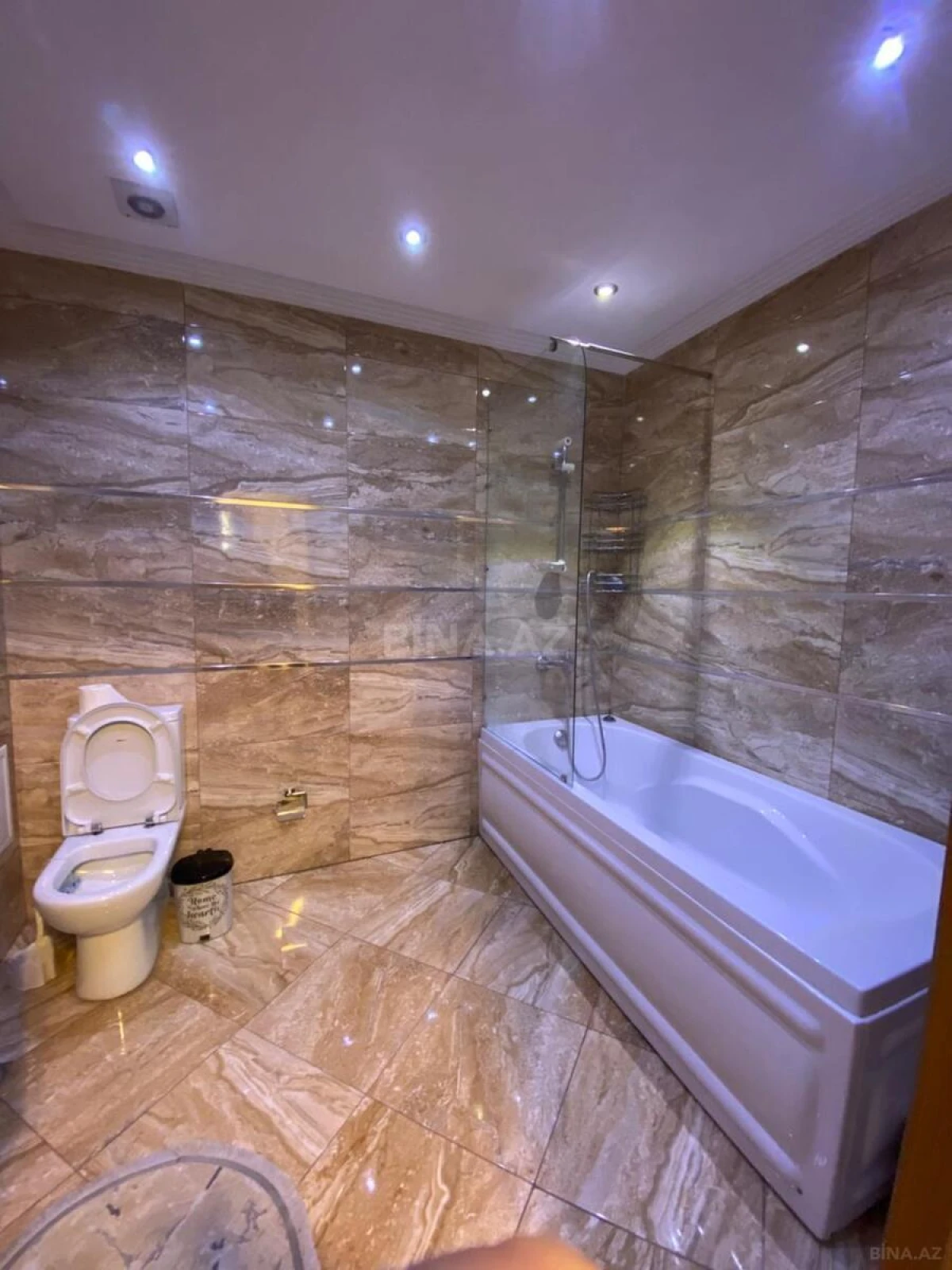 Kirayə verilir 2 otaqlı mənzil 80 m²