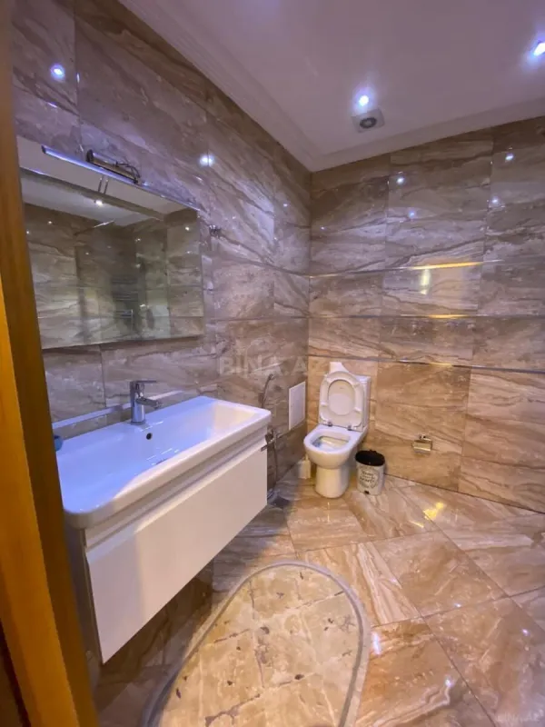 Kirayə verilir 2 otaqlı mənzil 80 m²