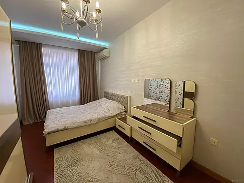 Kirayə verilir 2 otaqlı mənzil 80 m²