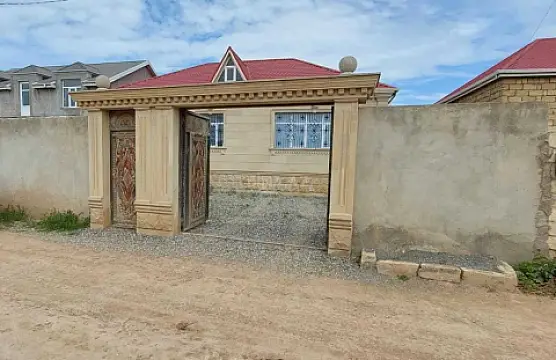 Satılır 4 otaqlı həyət evi 135 m²