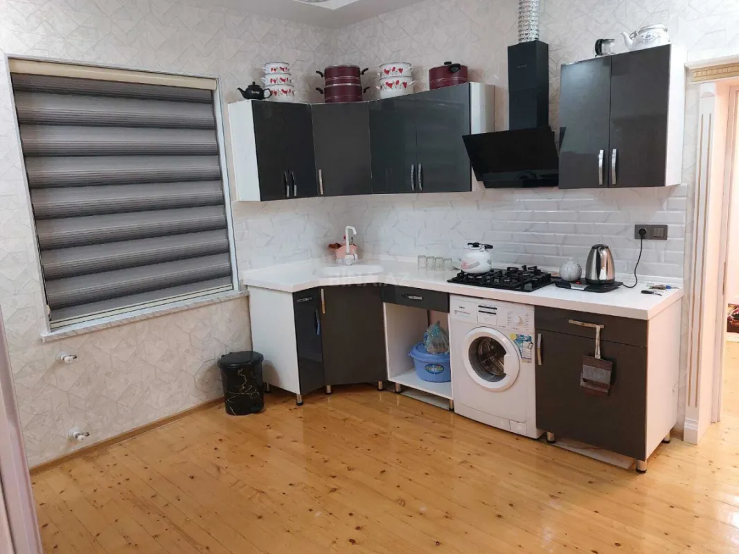 Satılır 4 otaqlı həyət evi 135 m²