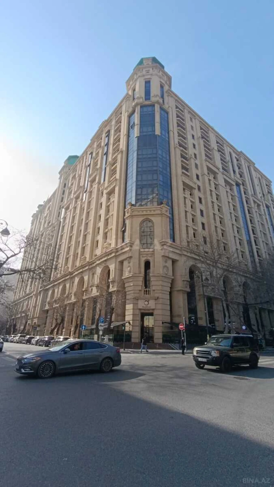 Satılır 4 otaqlı mənzil 216 m²