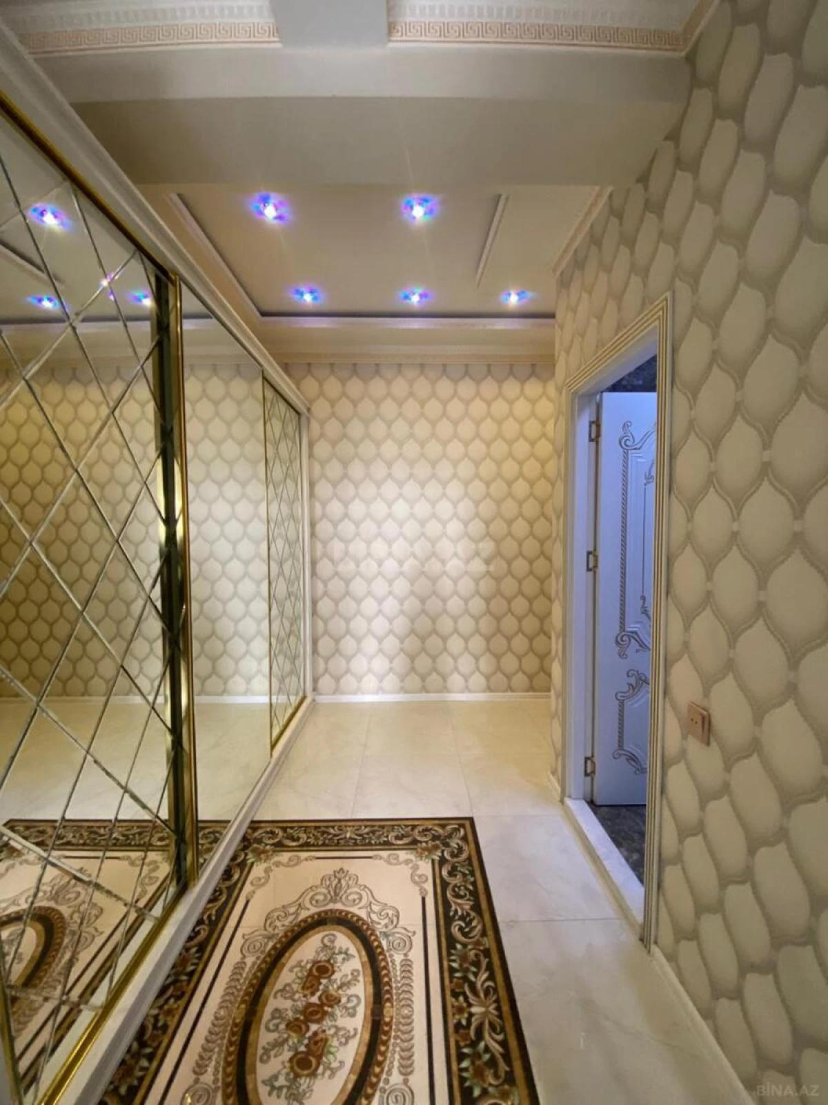 Kirayə verilir 2 otaqlı mənzil 80 m²