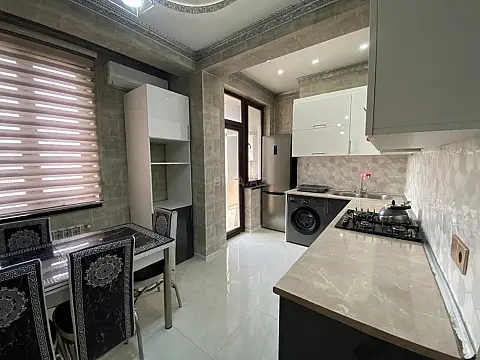 Kirayə verilir 2 otaqlı mənzil 80 m²
