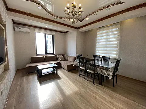 Kirayə verilir 2 otaqlı mənzil 80 m²