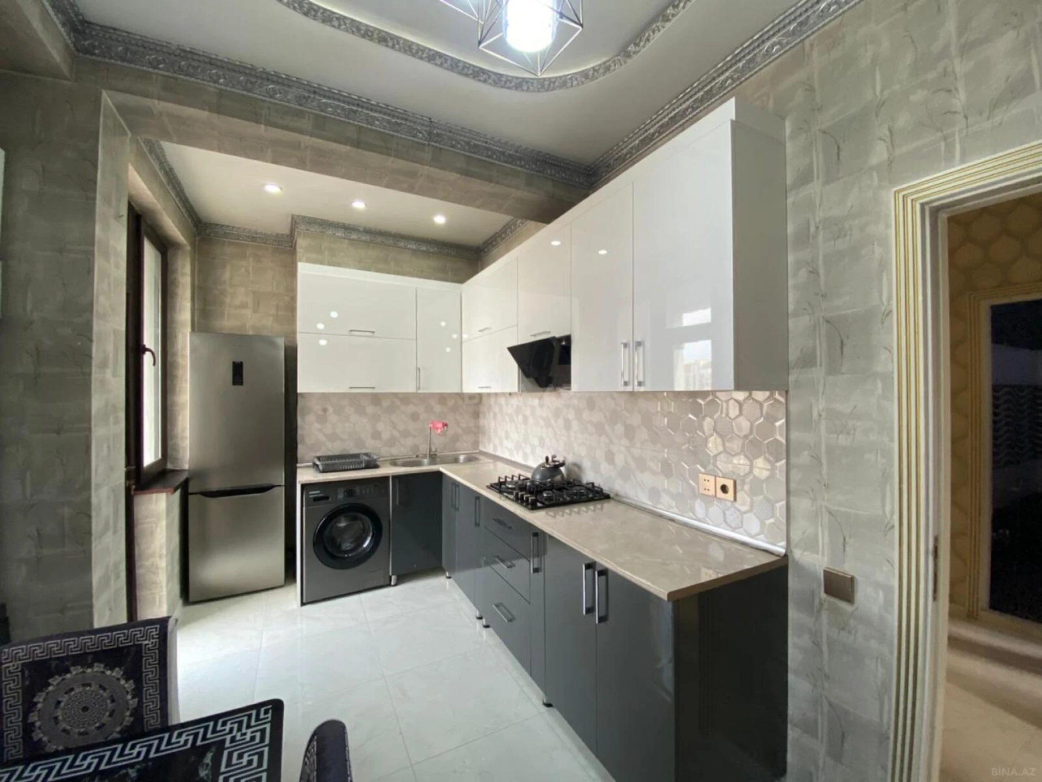 Kirayə verilir 2 otaqlı mənzil 80 m²