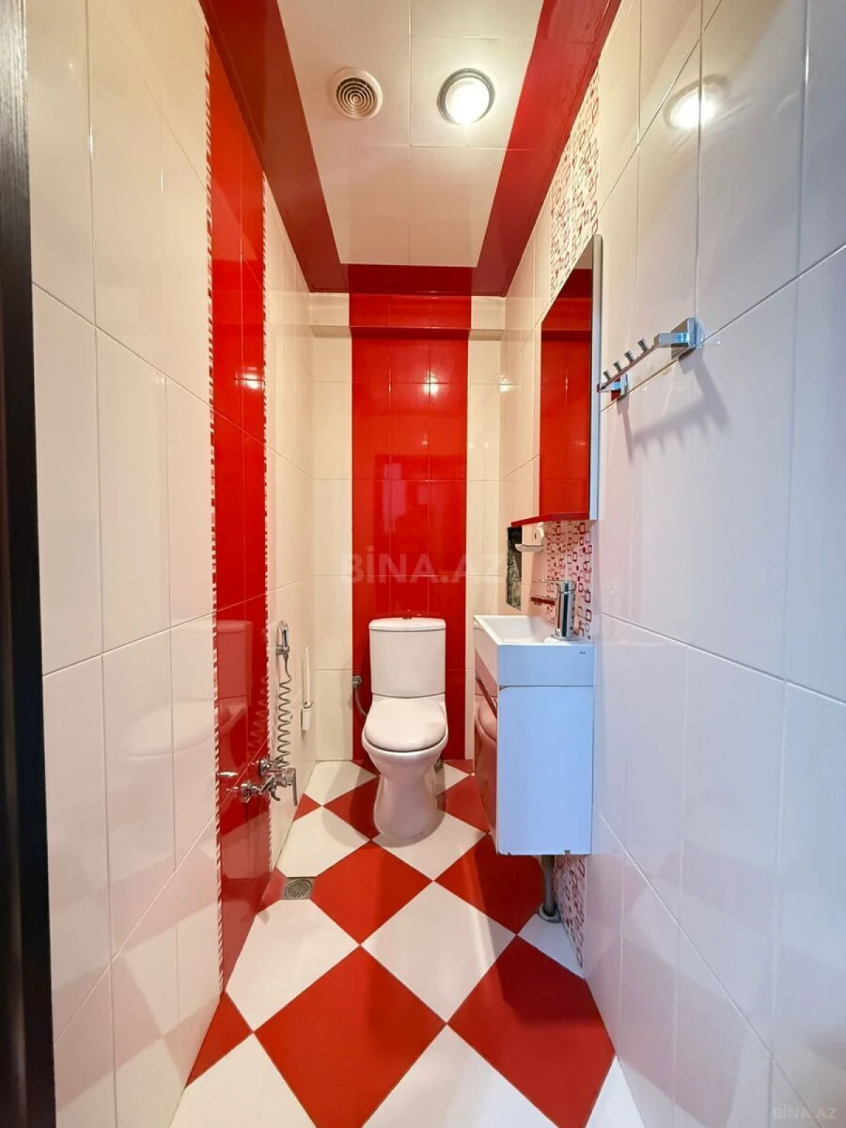 Satılır 2 otaqlı mənzil 72 m²