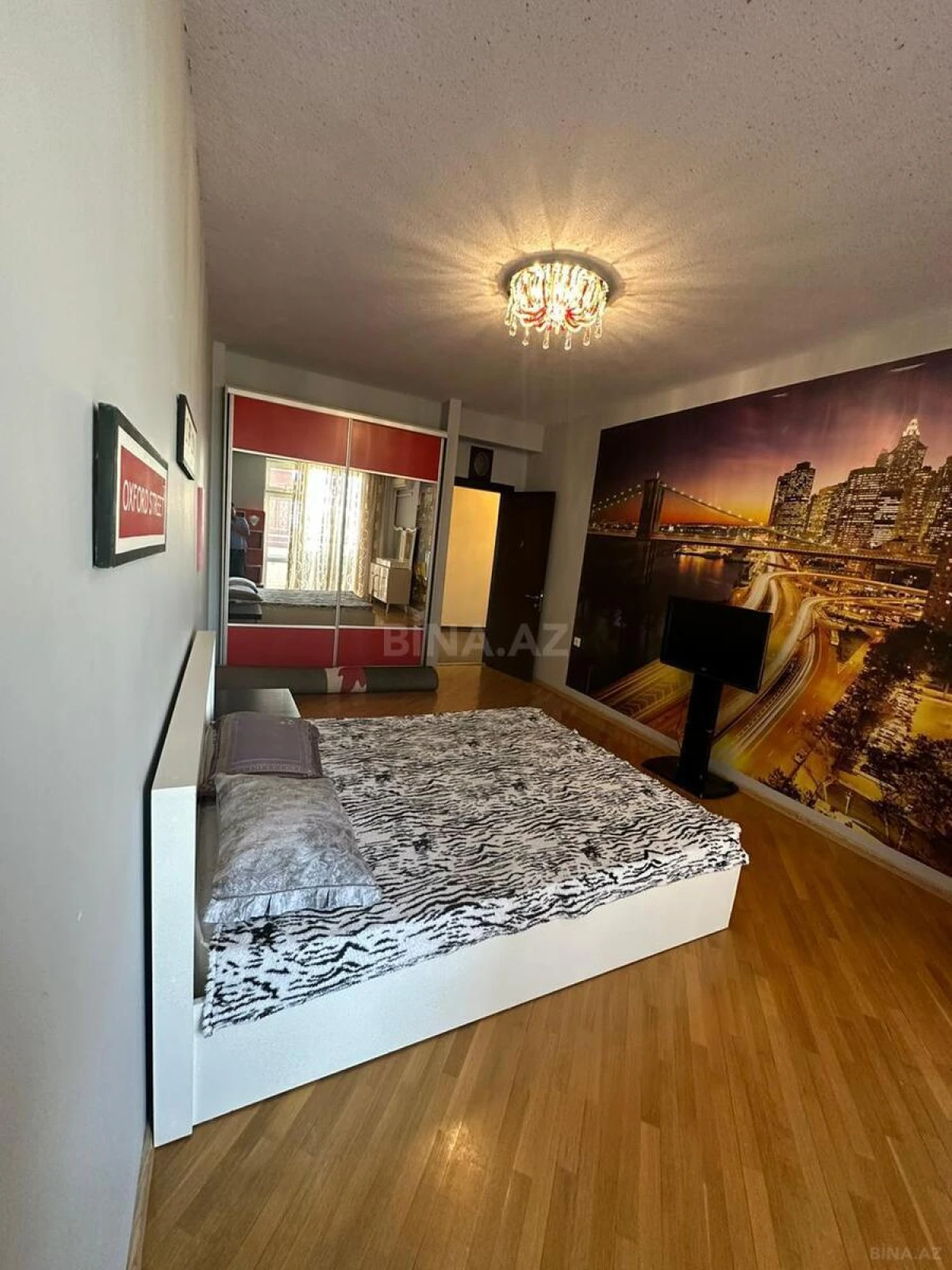 Kirayə verilir 3 otaqlı mənzil 130 m²