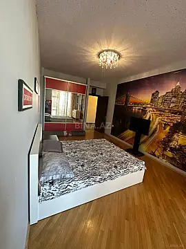 Kirayə verilir 3 otaqlı mənzil 130 m²