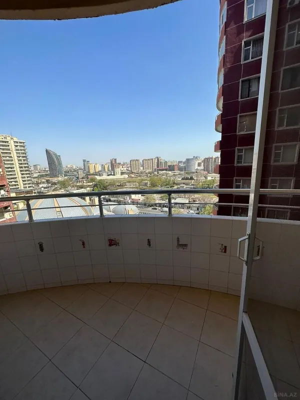 Kirayə verilir 3 otaqlı mənzil 130 m²
