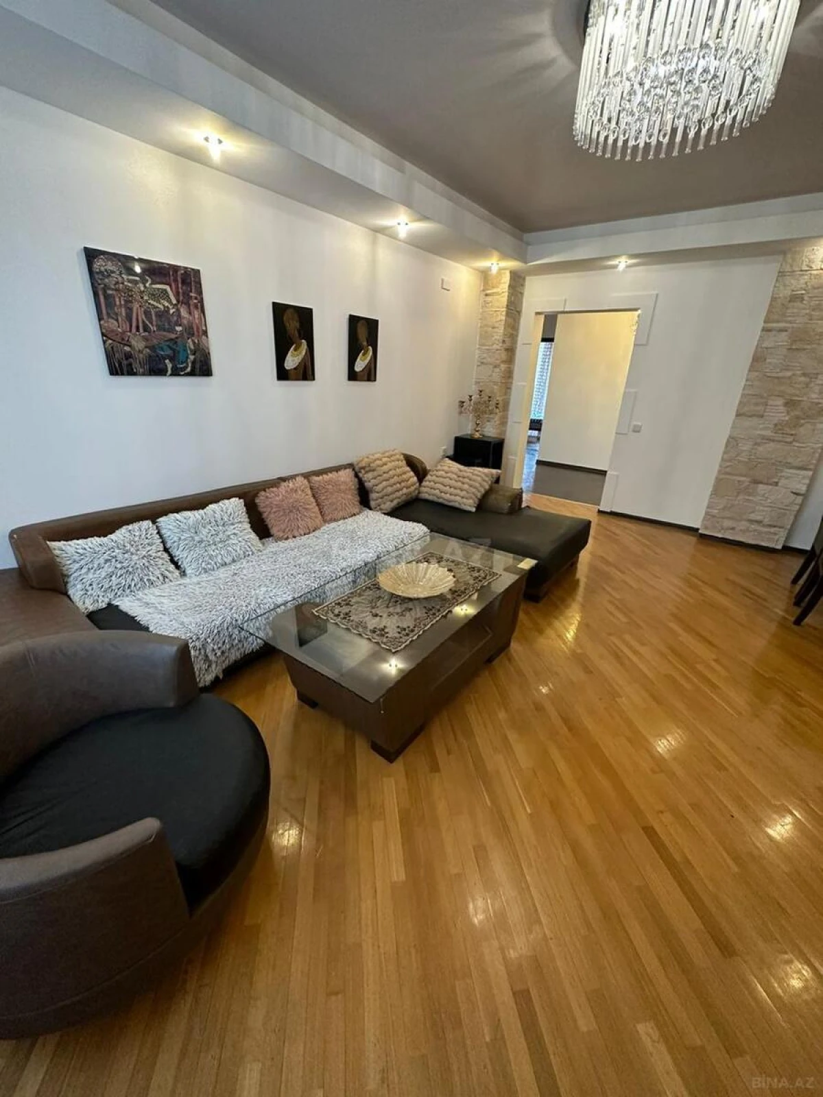 Kirayə verilir 3 otaqlı mənzil 130 m²