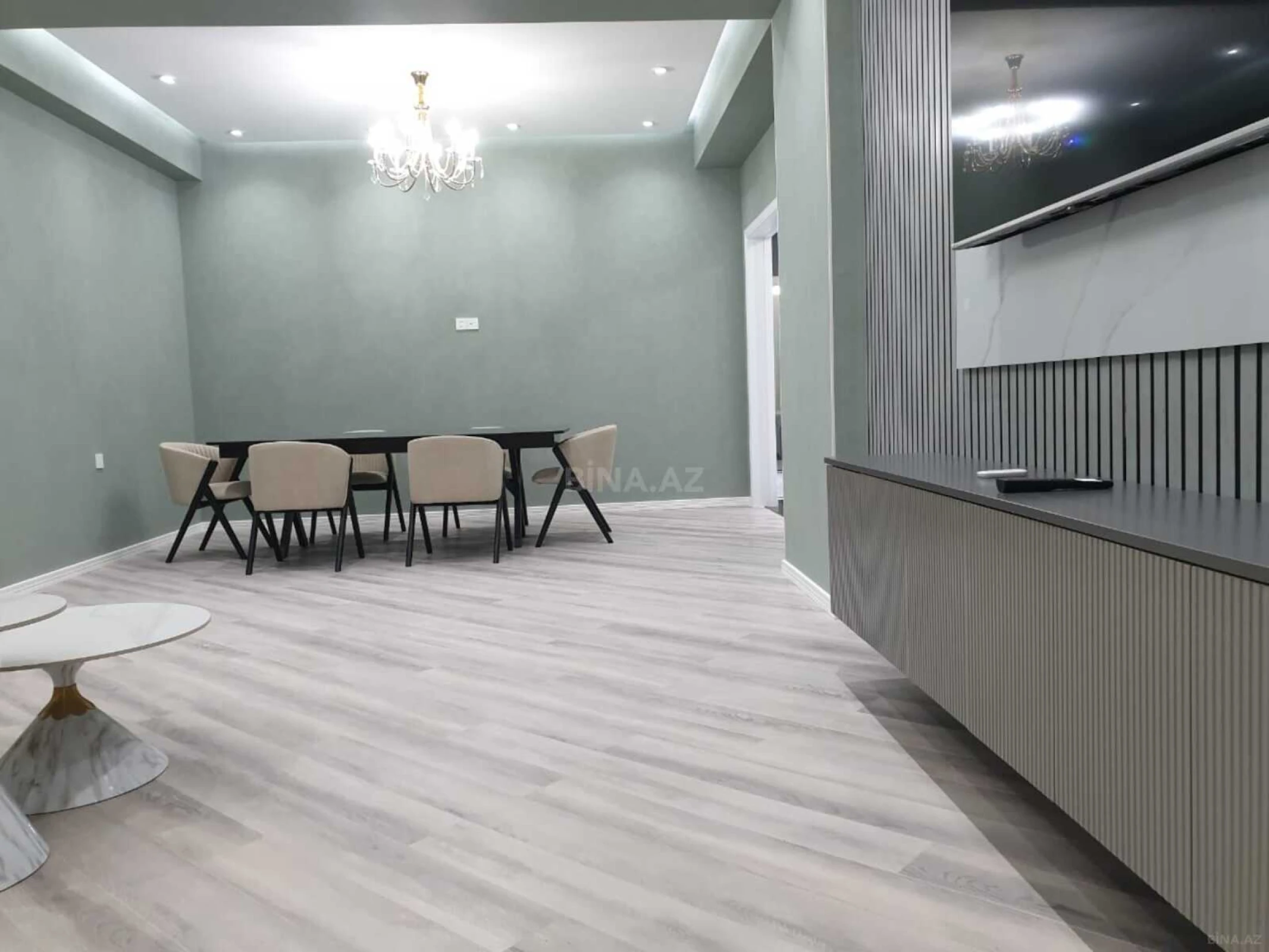 Kirayə verilir 3 otaqlı mənzil 141 m²