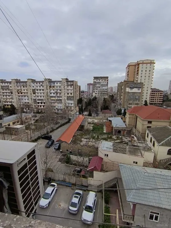 Satılır 4 otaqlı mənzil 95 m²