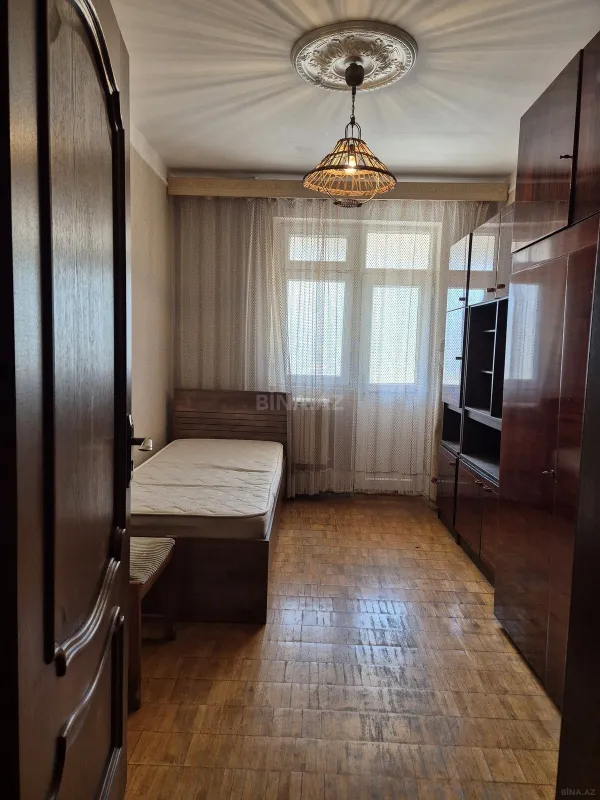 Satılır 4 otaqlı mənzil 100 m²