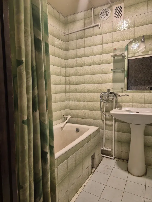 Satılır 4 otaqlı mənzil 100 m²