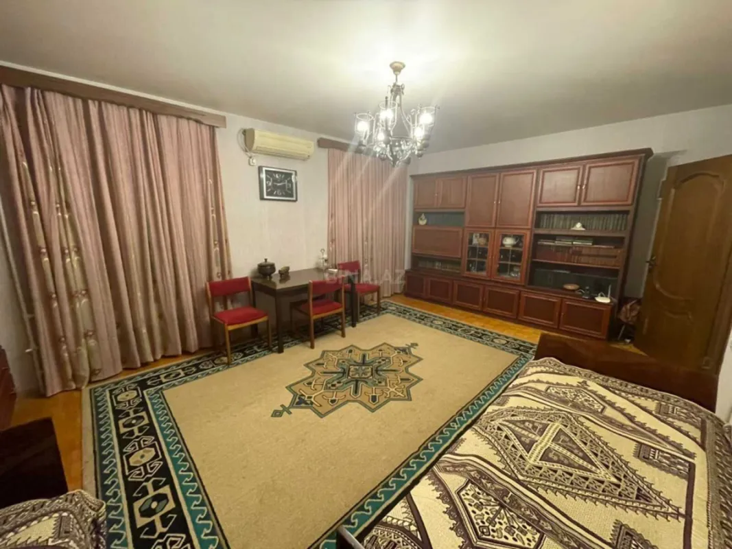 Satılır 4 otaqlı mənzil 100 m²