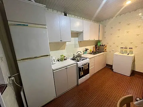 Satılır 4 otaqlı mənzil 100 m²