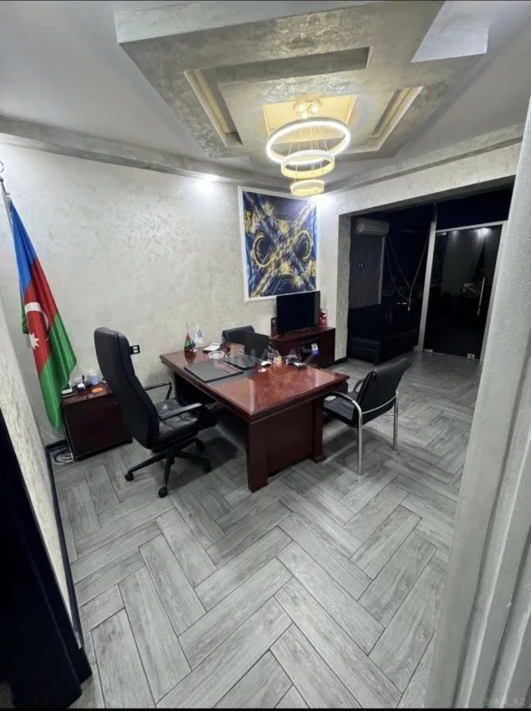 Satılır 3 otaqlı ofis 40 m²