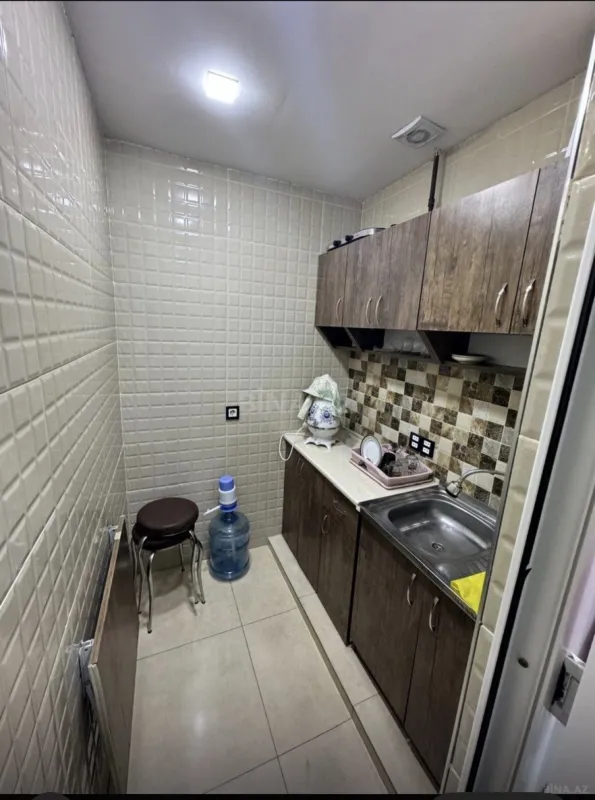 Satılır 3 otaqlı ofis 40 m²