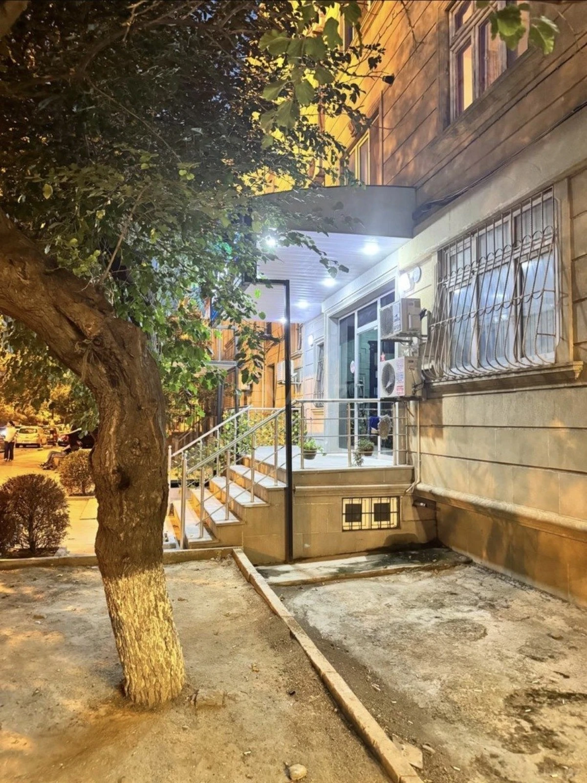 Satılır 3 otaqlı ofis 40 m²