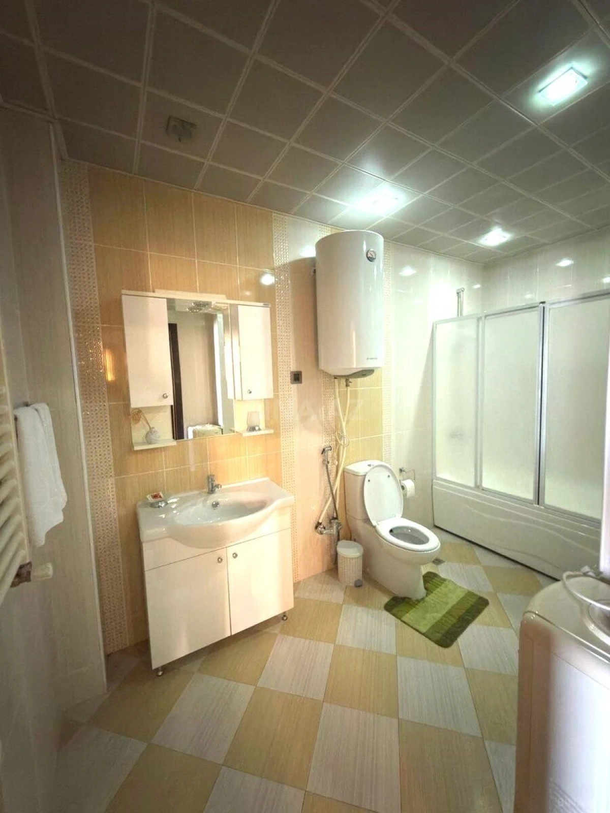 Satılır 4 otaqlı mənzil 220 m²