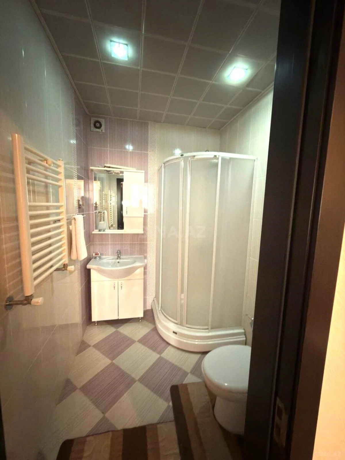 Satılır 4 otaqlı mənzil 220 m²