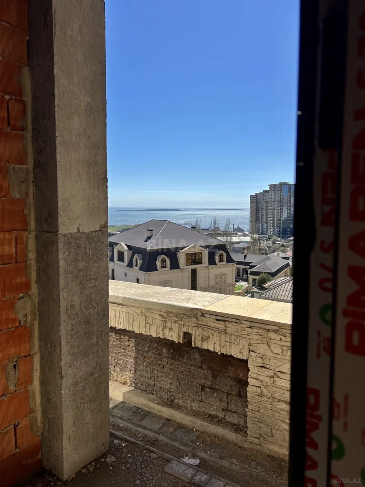 Satılır 3 otaqlı mənzil 112 m²