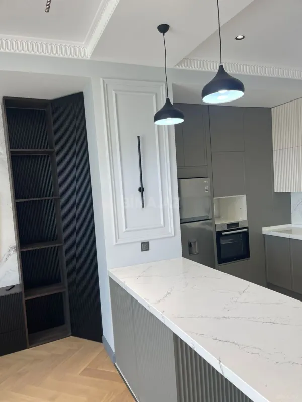 Satılır 2 otaqlı mənzil 102 m²