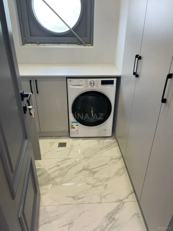 Satılır 2 otaqlı mənzil 102 m²