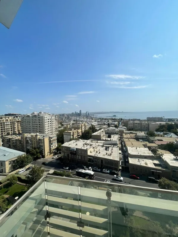 Satılır 2 otaqlı mənzil 102 m²