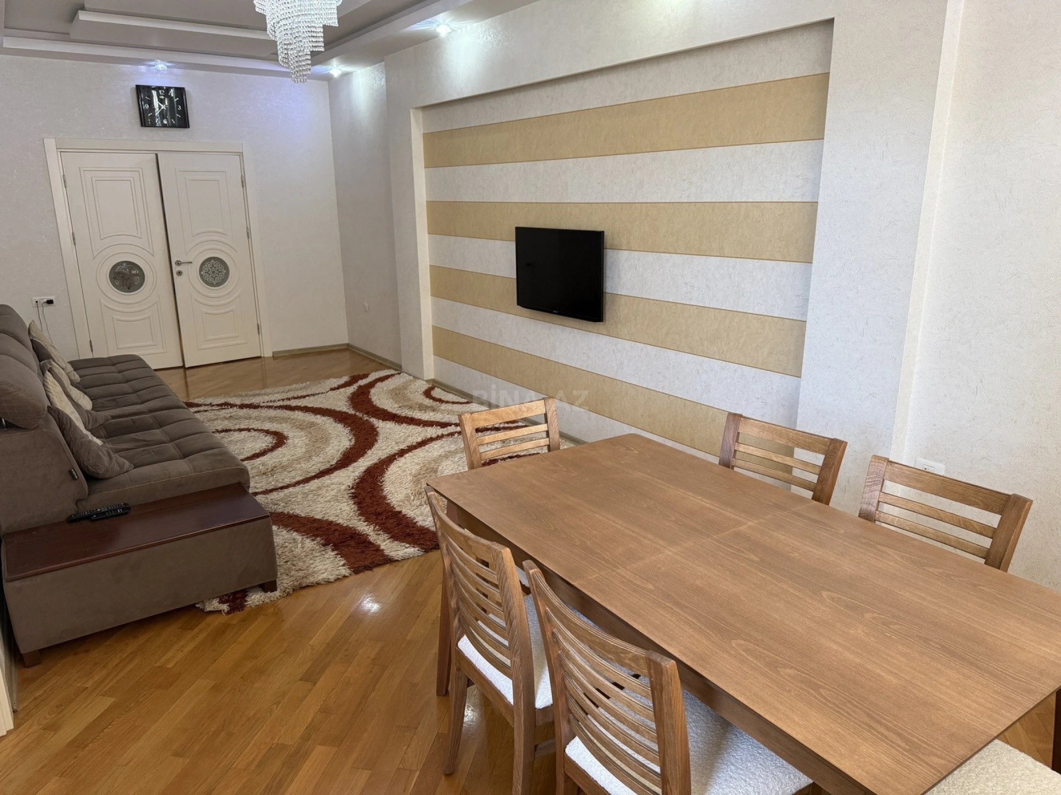Kirayə verilir 4 otaqlı mənzil 110 m²