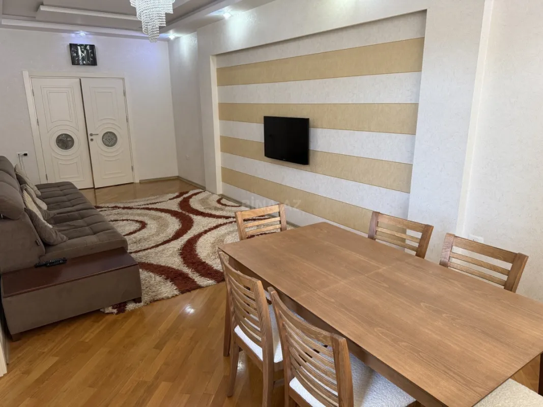 Kirayə verilir 4 otaqlı mənzil 110 m²