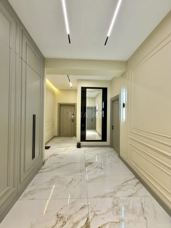Satılır 3 otaqlı mənzil 105 m²