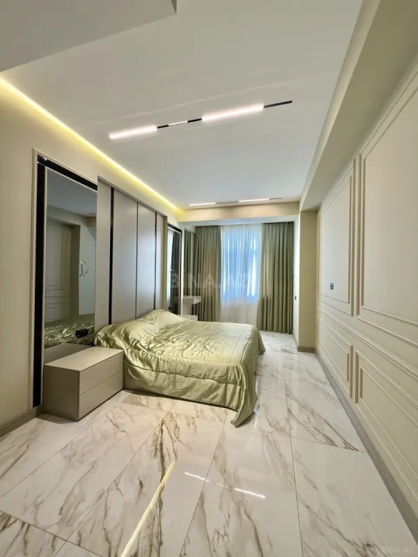 Satılır 3 otaqlı mənzil 105 m²
