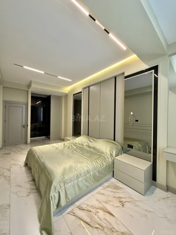 Satılır 3 otaqlı mənzil 105 m²