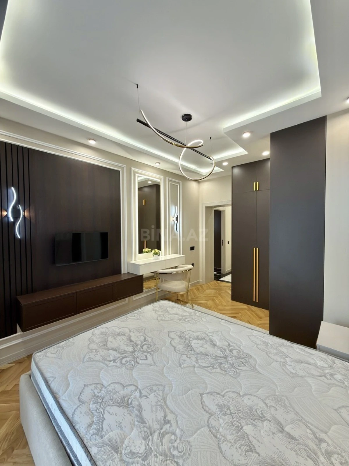 Satılır 3 otaqlı mənzil 98 m²