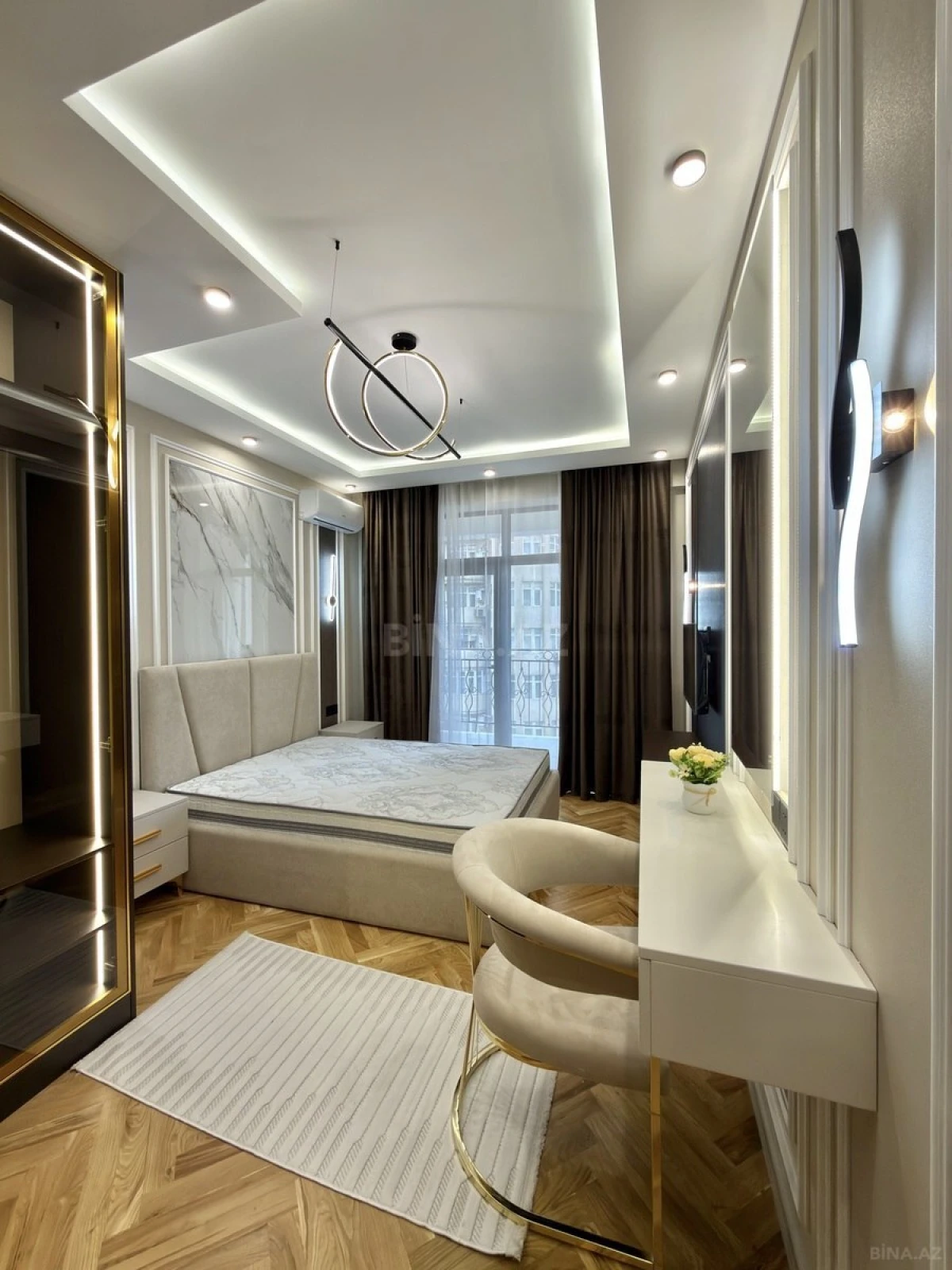 Satılır 3 otaqlı mənzil 98 m²