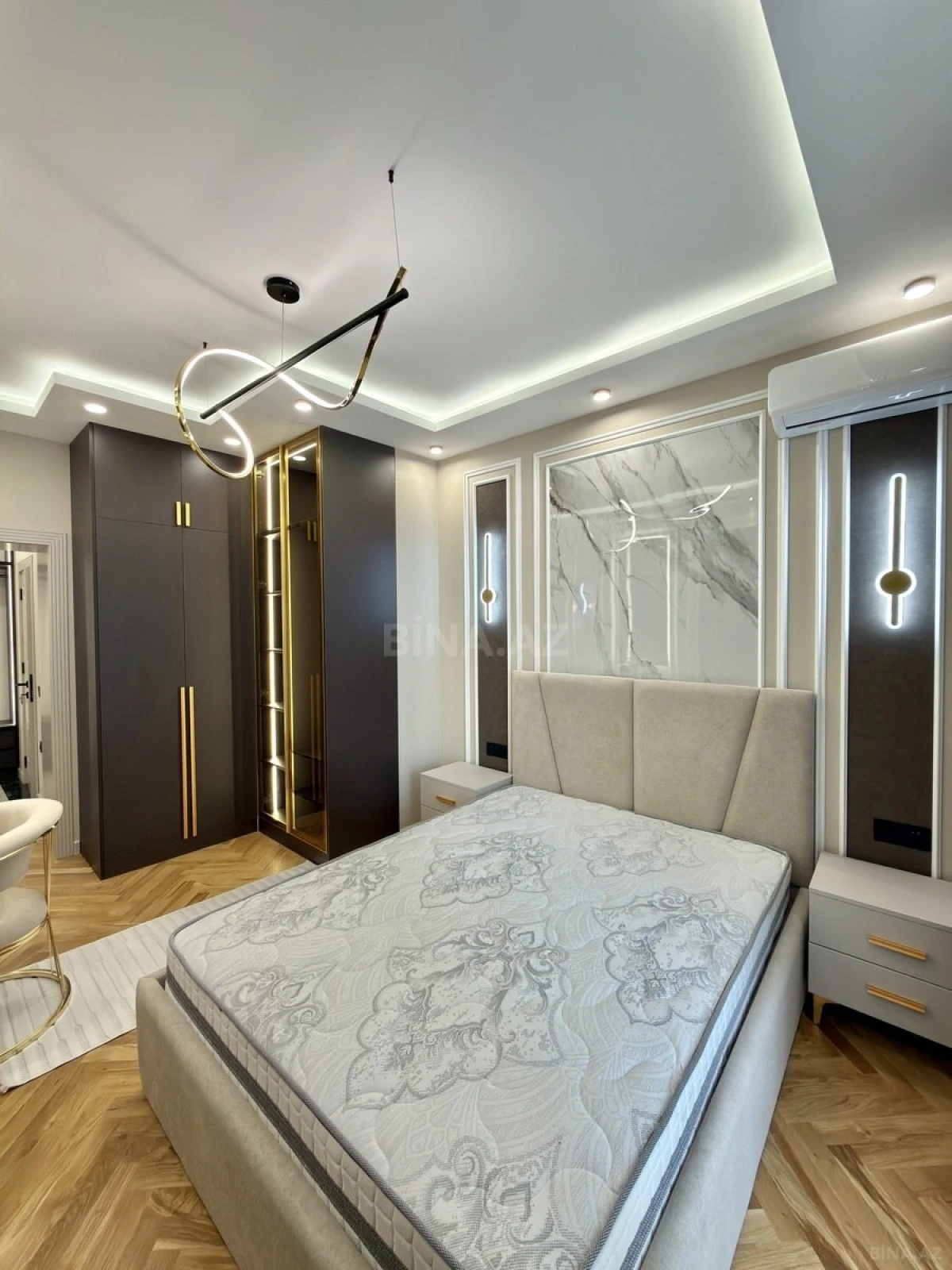 Satılır 3 otaqlı mənzil 98 m²