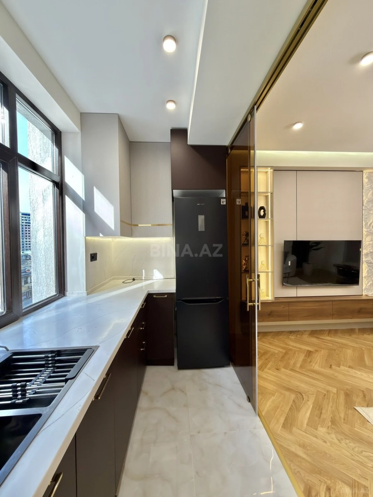 Satılır 3 otaqlı mənzil 98 m²