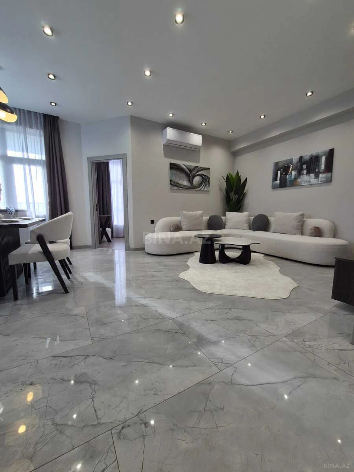 Kirayə verilir 3 otaqlı mənzil 101 m²