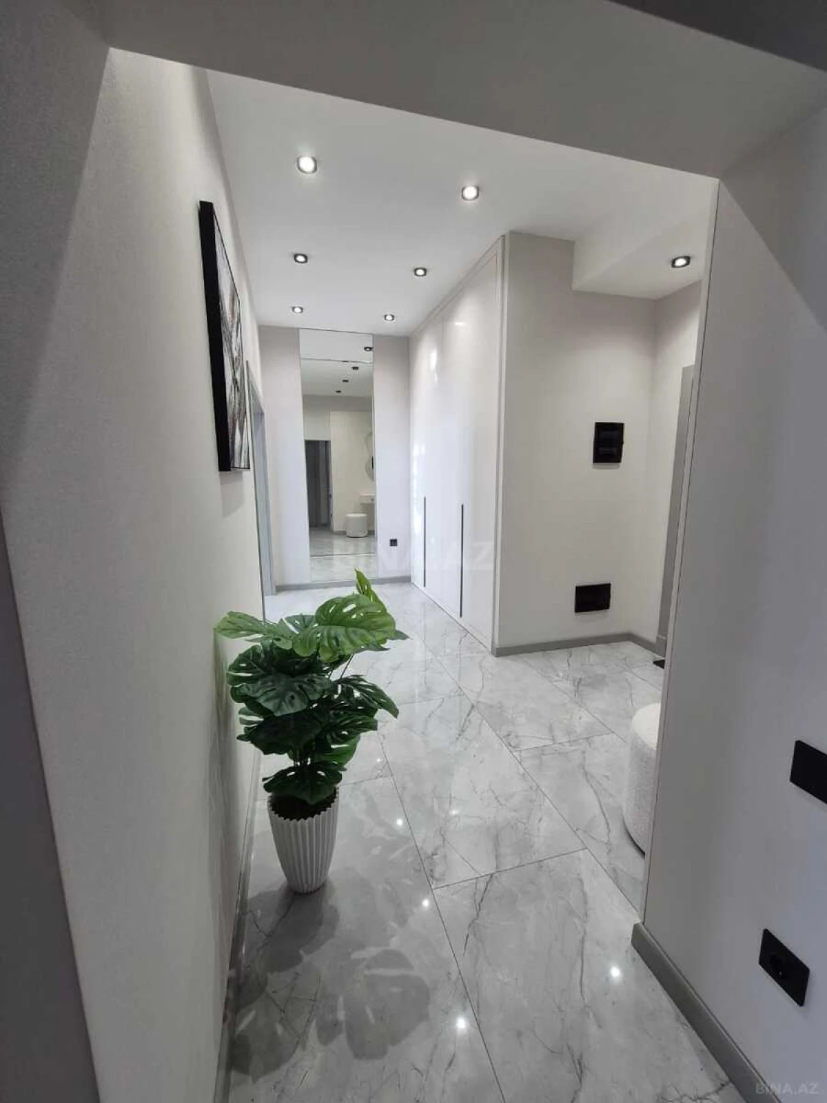 Kirayə verilir 3 otaqlı mənzil 101 m²