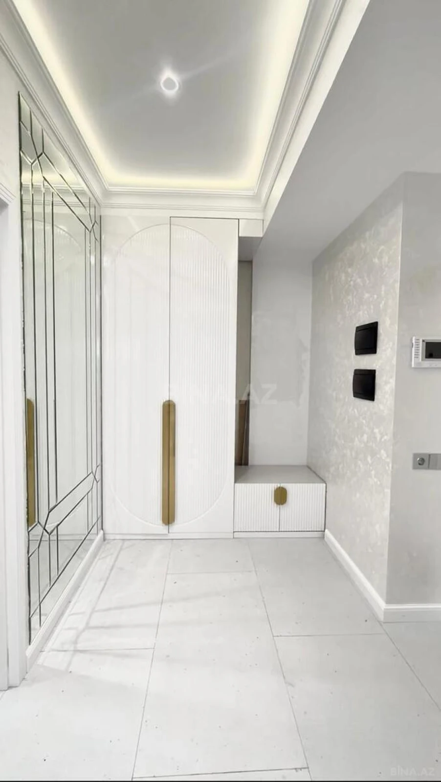 Satılır 3 otaqlı mənzil 120 m²