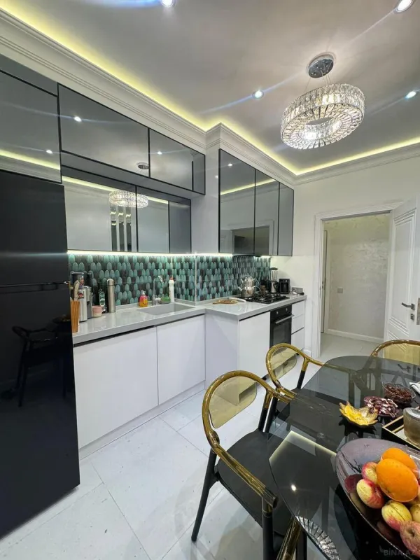 Satılır 3 otaqlı mənzil 120 m²