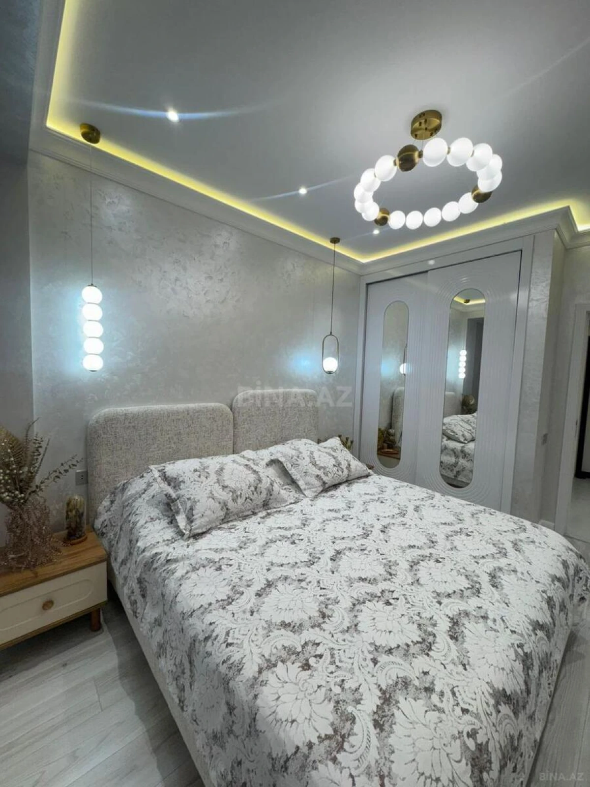 Satılır 3 otaqlı mənzil 120 m²
