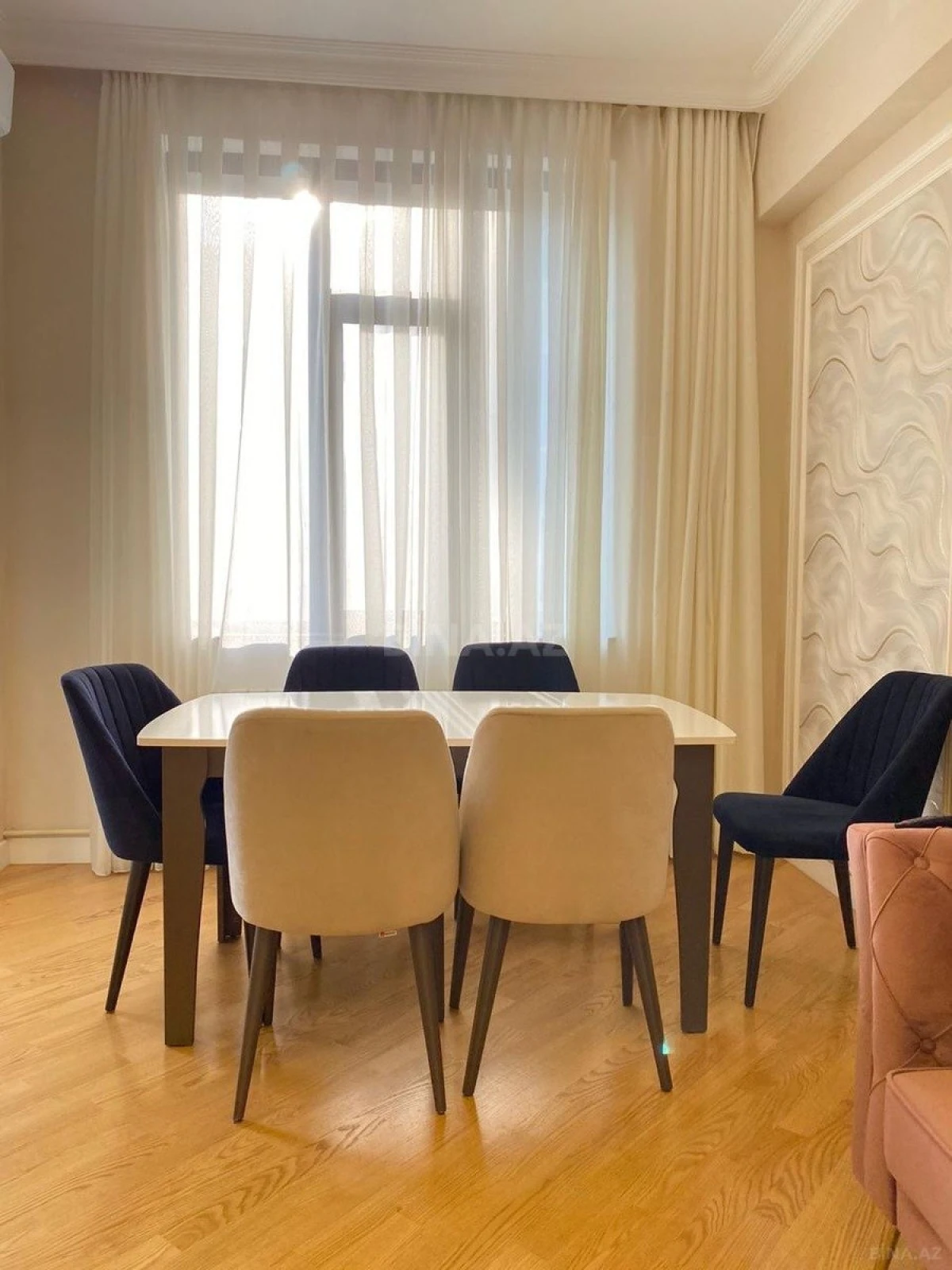 Kirayə verilir 2 otaqlı mənzil 65 m²