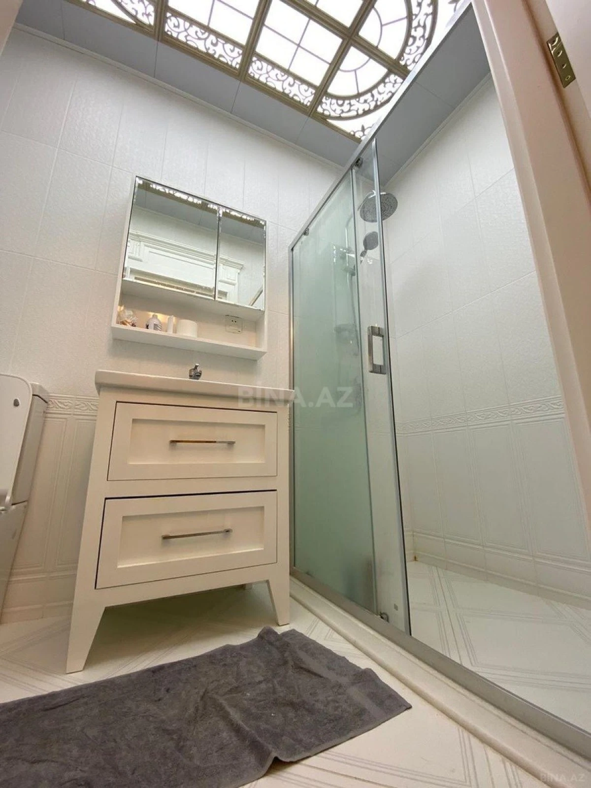 Kirayə verilir 2 otaqlı mənzil 65 m²