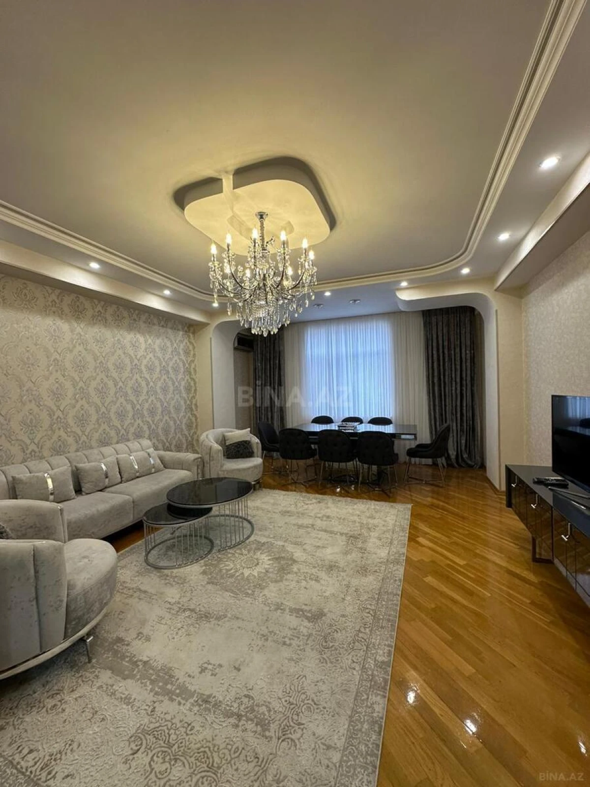 Satılır 4 otaqlı mənzil 172 m²
