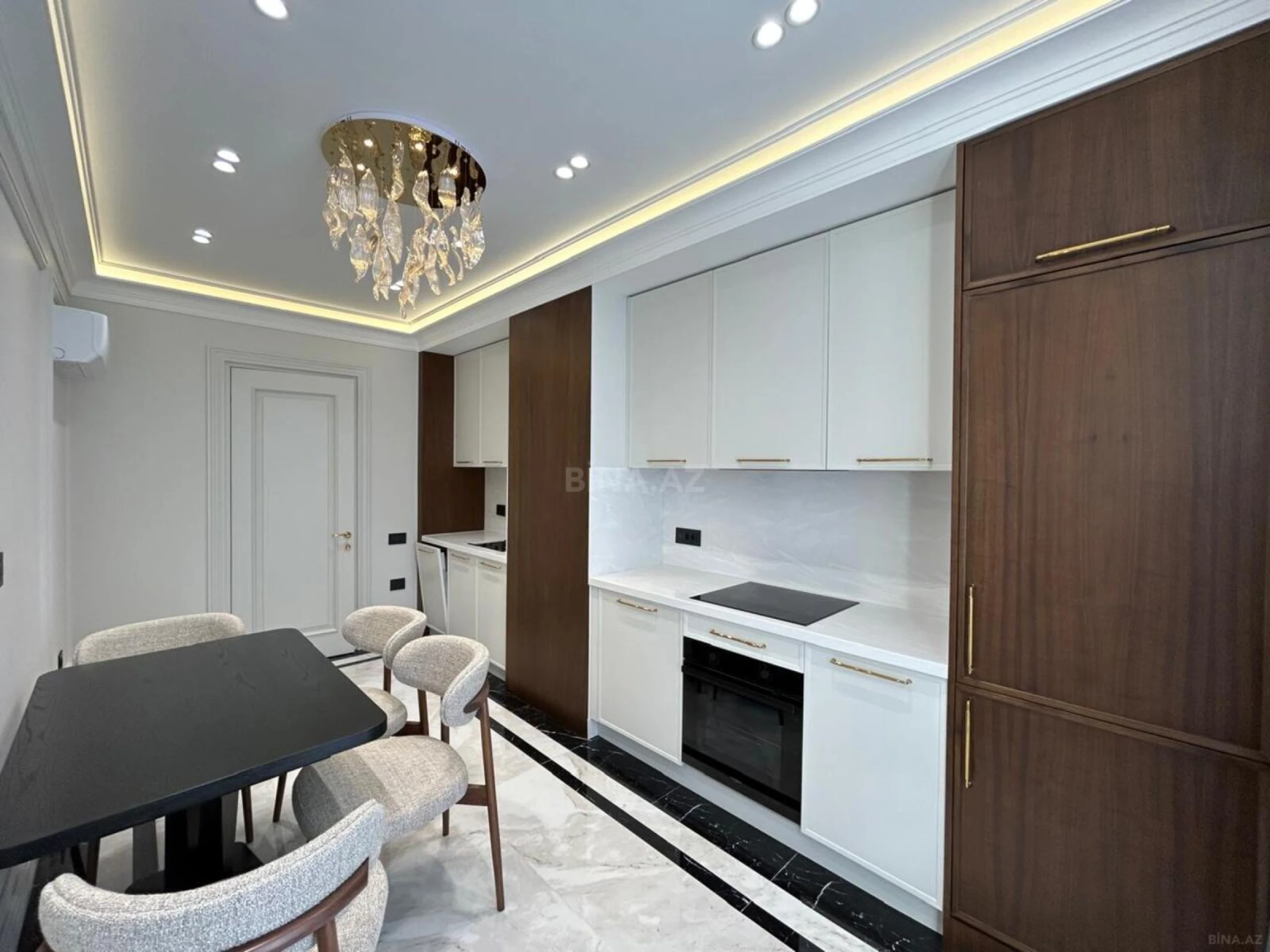 Satılır 3 otaqlı mənzil 124 m²