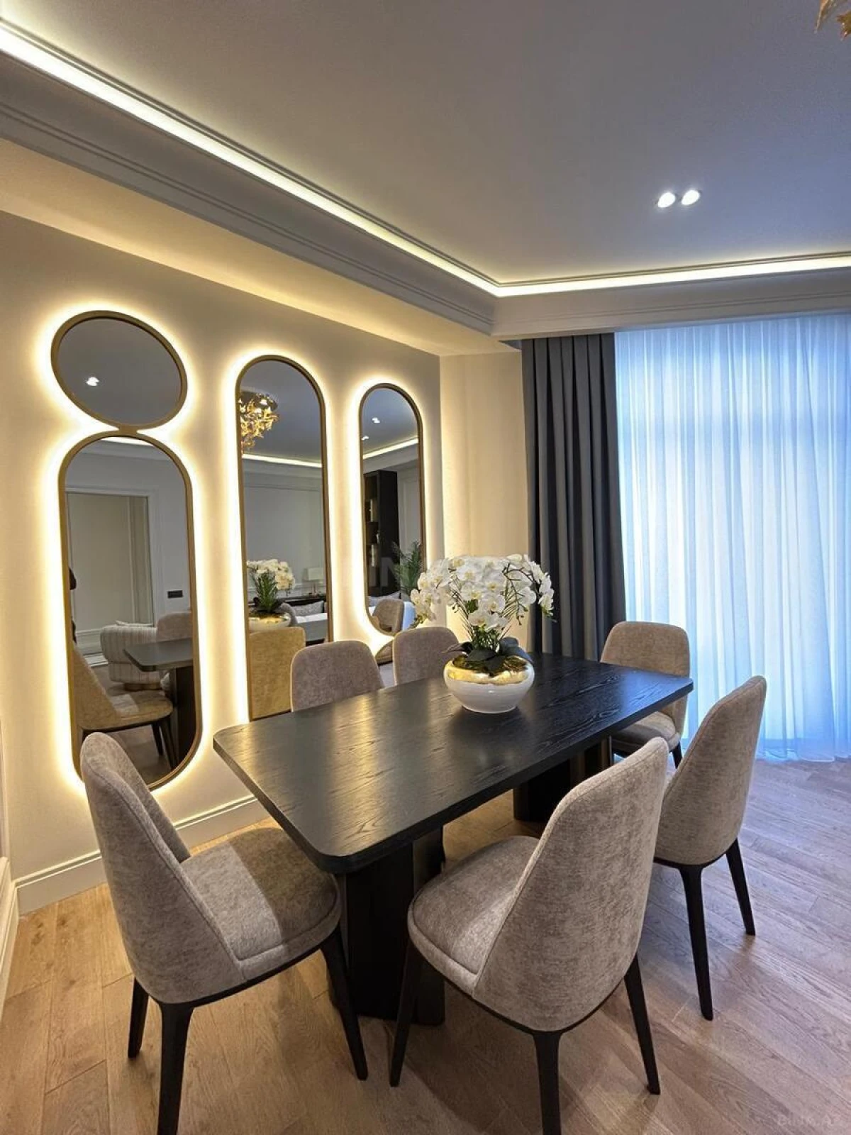 Satılır 3 otaqlı mənzil 124 m²